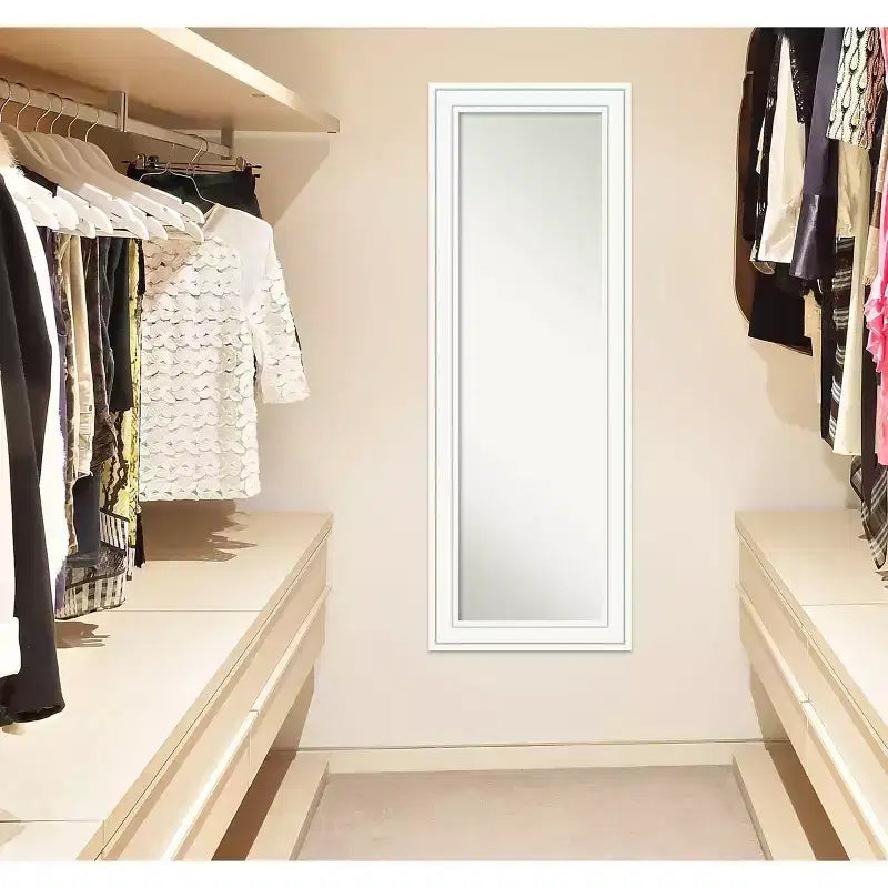 Miroir en bois blanc