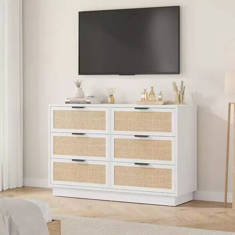 Commode en rotin avec tiroirs