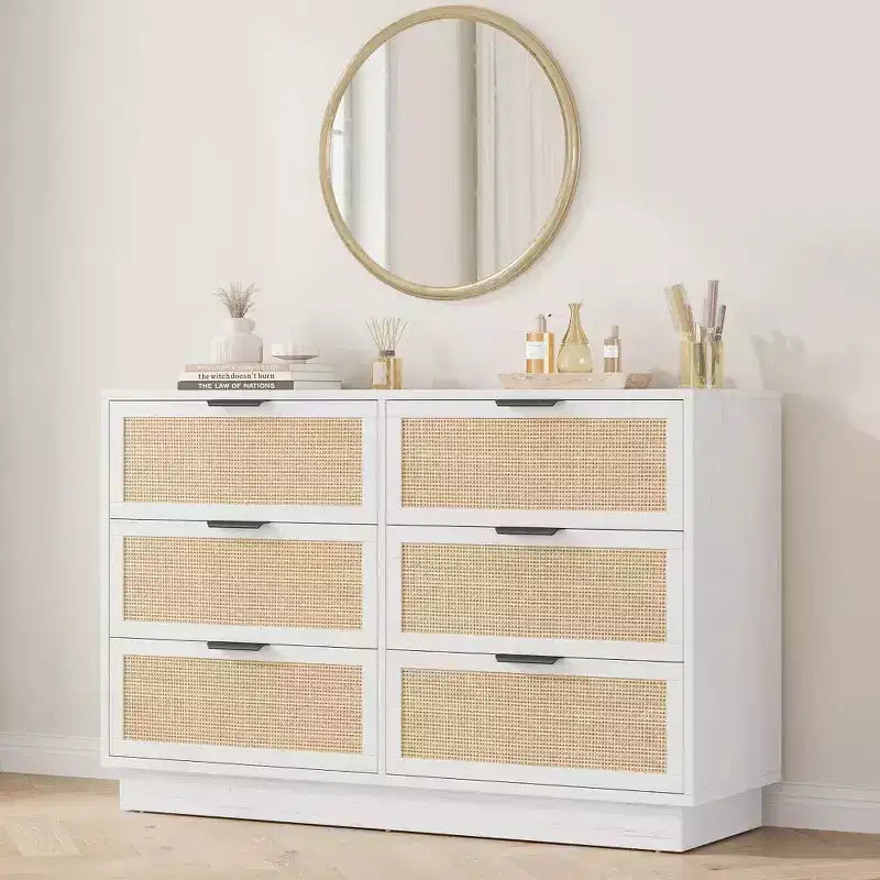 Commode en rotin avec tiroirs