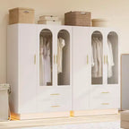 avec armoire blanche à portes vitrées
